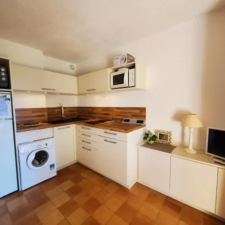 Apartment La Peguiere 2 Pieces 27m2 Jardin Privatif Pour 2 Adultes 2 Enfants