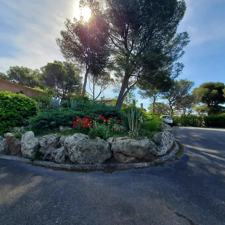 Apartment La Peguiere 2 Pieces 27m2 Jardin Privatif Pour 2 Adultes 2 Enfants